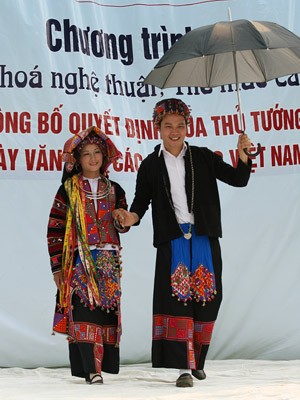 Aesthetic values of Lo Lo costumes  - ảnh 2